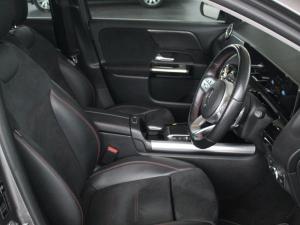 Mercedes-Benz GLA GLA200d - Image 35