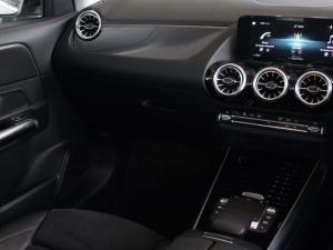 Mercedes-Benz GLA GLA200d - Image 37