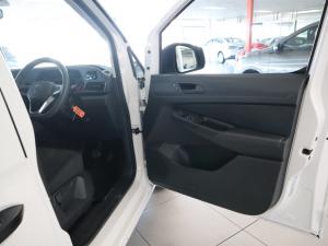 Volkswagen Caddy Kombi 1.6 - Image 18
