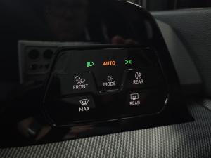Volkswagen Golf 1.4TSI R-Line Plus - Image 12