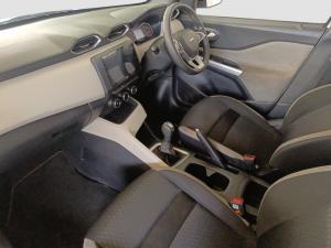 Nissan Magnite 1.0 Visia AMT - Image 3