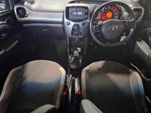 Toyota Aygo 1.0 X-CITE - Image 12
