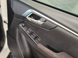 Isuzu D-Max 1.9TD double cab LS auto - Image 16