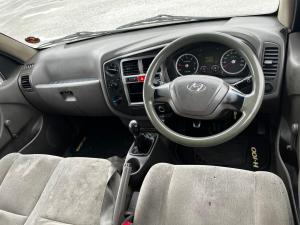 Hyundai H-100 Bakkie 2.6D deck - Image 7