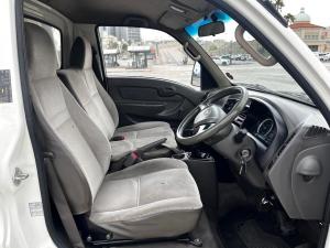 Hyundai H-100 Bakkie 2.6D deck - Image 8