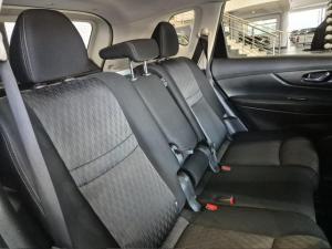 Nissan X-Trail 2.5 4x4 Acenta Tech - Image 10
