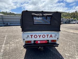 Toyota Land Cruiser 79 4.5D-4D V8 double cab LX - Image 9