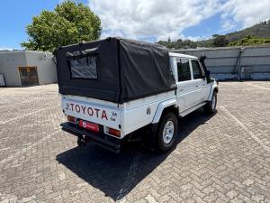 Toyota Land Cruiser 79 4.5D-4D V8 double cab LX - Image 4