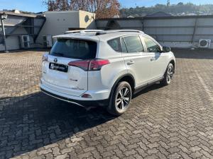 Toyota RAV4 2.0 GX auto - Image 2