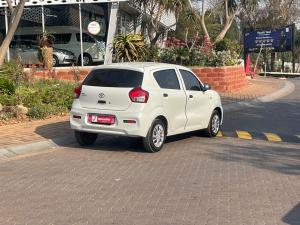 Toyota Vitz 1.0 - Image 2