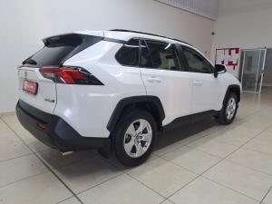Toyota RAV4 2.0 GX auto - Image 2