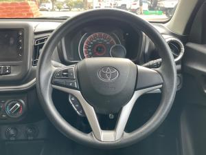 Toyota Vitz 1.0 XR manual - Image 8