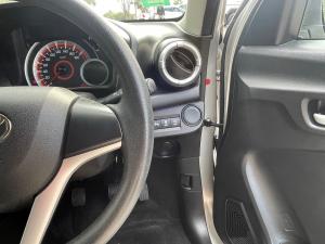 Toyota Vitz 1.0 XR manual - Image 10