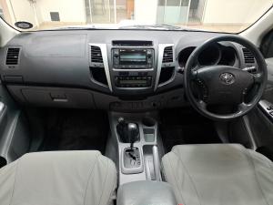 Toyota Hilux 3.0D-4D double cab 4x4 Raider auto - Image 6