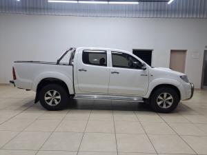 Toyota Hilux 3.0D-4D double cab 4x4 Raider auto - Image 3