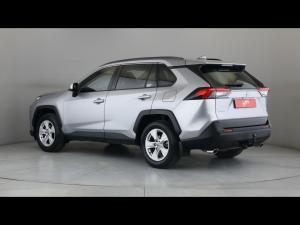 Toyota RAV4 2.0 GX auto - Image 8