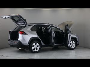 Toyota RAV4 2.0 GX auto - Image 16