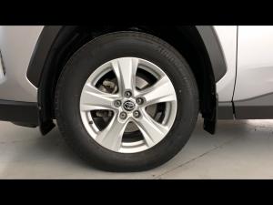 Toyota RAV4 2.0 GX auto - Image 19