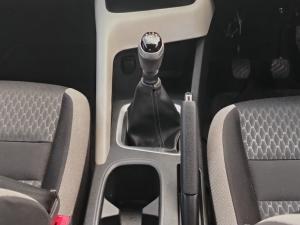 Nissan Magnite 1.0 Visia - Image 12