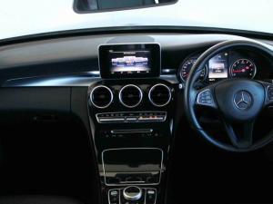 Mercedes-Benz C-Class C200 auto - Image 19