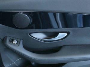 Mercedes-Benz C-Class C200 auto - Image 26