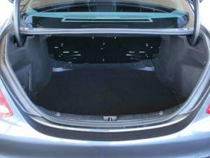 Mercedes-Benz C-Class C200 auto - Image 40