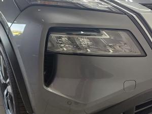 Nissan X-Trail 2.5 Acenta Plus 4WD - Image 8