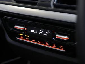 Suzuki Swift 1.2 GLX manual - Image 17