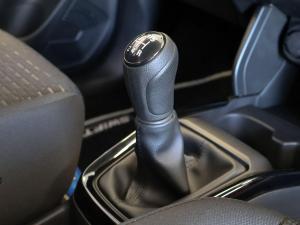 Suzuki Swift 1.2 GLX manual - Image 19