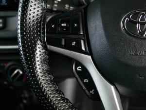 Toyota Vitz 1.0 XR manual - Image 11