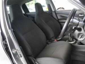 Toyota Vitz 1.0 XR manual - Image 12