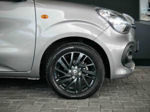 Toyota Vitz 1.0 XR manual - Image 4