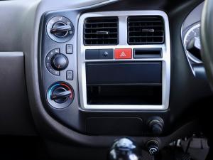 Hyundai H-100 Bakkie 2.6D deck (aircon) - Image 11