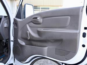 Hyundai H-100 Bakkie 2.6D deck (aircon) - Image 15