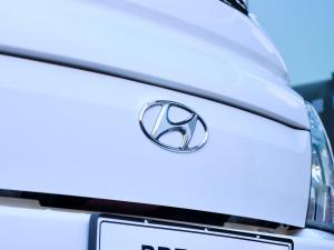 Hyundai H-100 Bakkie 2.6D deck (aircon) - Image 5