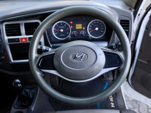 Hyundai H-100 Bakkie 2.6D deck (aircon) - Image 9
