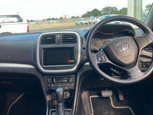 Toyota Urban Cruiser 1.5 XR manual - Image 6