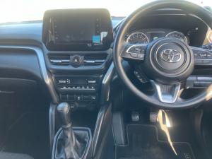Toyota Urban Cruiser 1.5 XR manual - Image 8