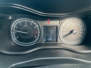 Toyota Urban Cruiser 1.5 XR manual - Image 8