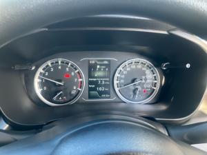 Toyota Urban Cruiser 1.5 XR manual - Image 10
