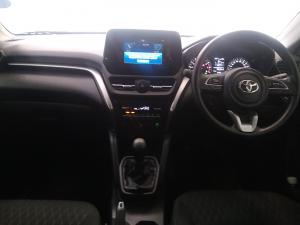 Toyota Urban Cruiser 1.5 XR manual - Image 6