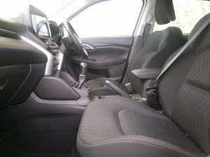 Toyota Urban Cruiser 1.5 XR manual - Image 7