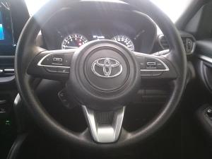 Toyota Urban Cruiser 1.5 XR manual - Image 8
