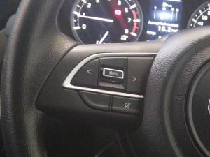 Toyota Urban Cruiser 1.5 XR manual - Image 9