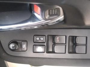 Toyota Urban Cruiser 1.5 XR manual - Image 22