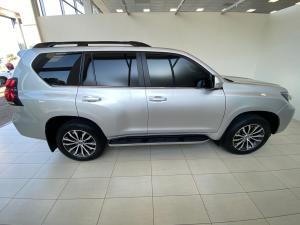 Toyota Land Cruiser Prado 2.8GD VX - Image 3