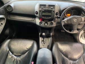Toyota RAV4 2.0 VX auto - Image 6