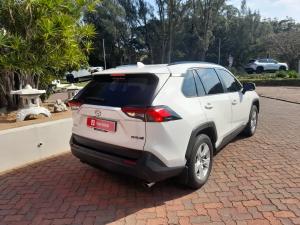 Toyota RAV4 2.0 GX - Image 2