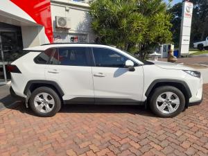 Toyota RAV4 2.0 GX - Image 3
