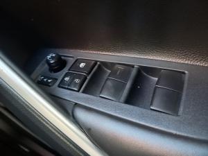 Toyota Corolla Cross 1.8 Xi - Image 20